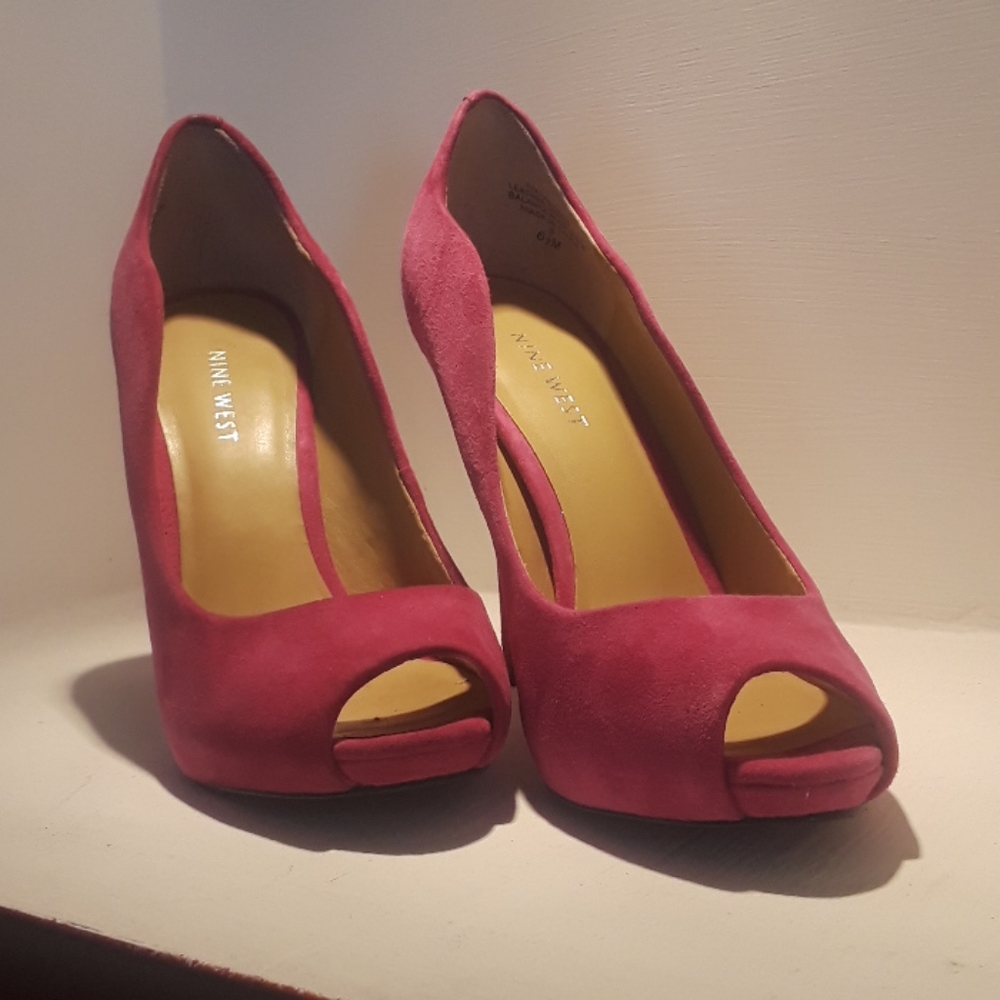 Heels - Picture 2 of 4
